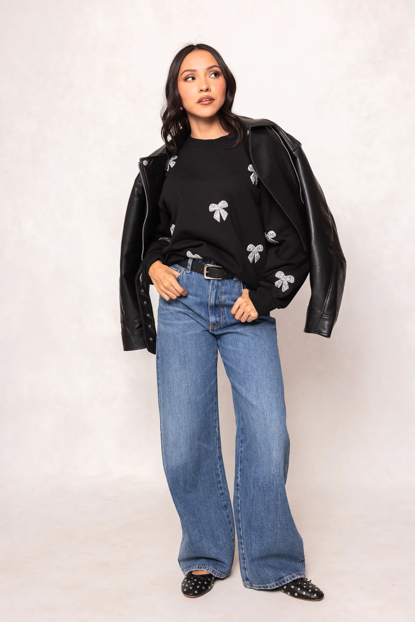 Micah Crew Neck Sweatshirt in Black & Bows - Image 2