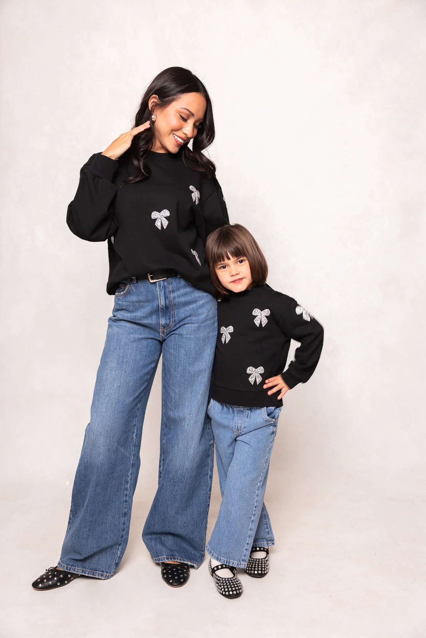 Micah Crew Neck Sweatshirt in Black & Bows - Image 9