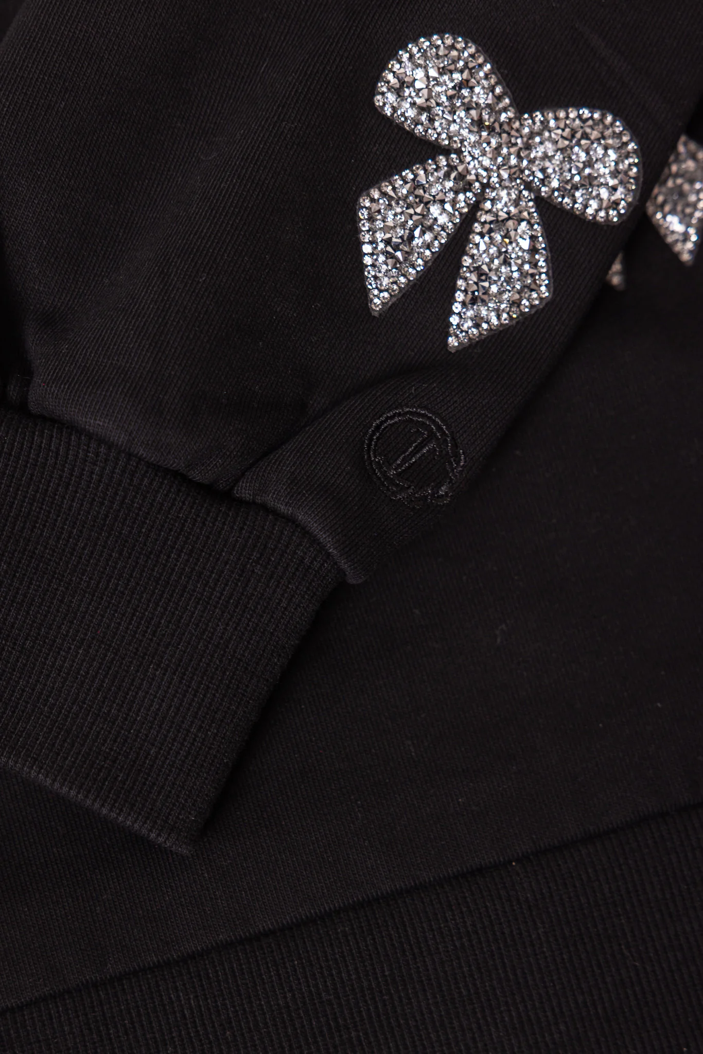 Micah Crew Neck Sweatshirt in Black & Bows - Image 6