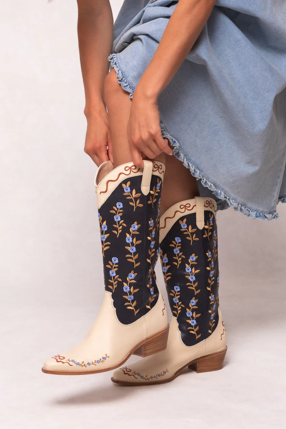 Rosemary Cowgirl Boots in Cream & Navy - Image 6